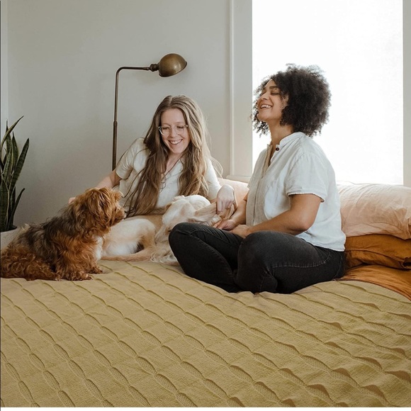 Dissa Textured Knitted Throw Blanket Solid Color Super Soft Decorative 60”x80” - Picture 5 of 8